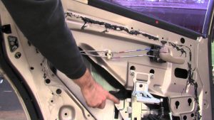 Conserto de máquinas de vidro automotivas elétricas e manuais